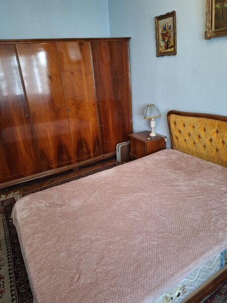 Titan, Policlinica, apartament 3 camere, etaj 2/4, centrala proprie